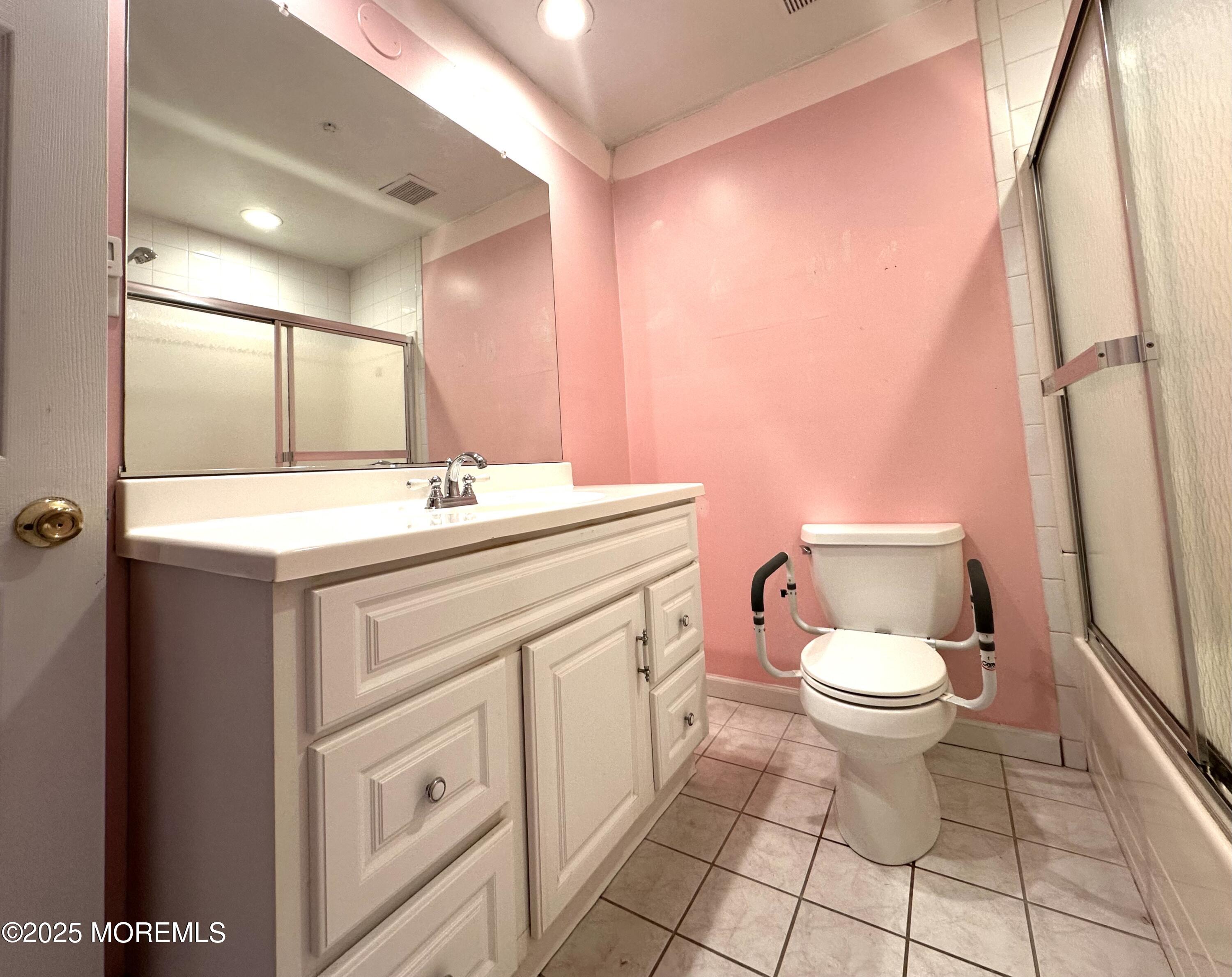 86 Jamestown Road, Unit C Freehold, NJ 07728 - Photo 19 of 32 Bath