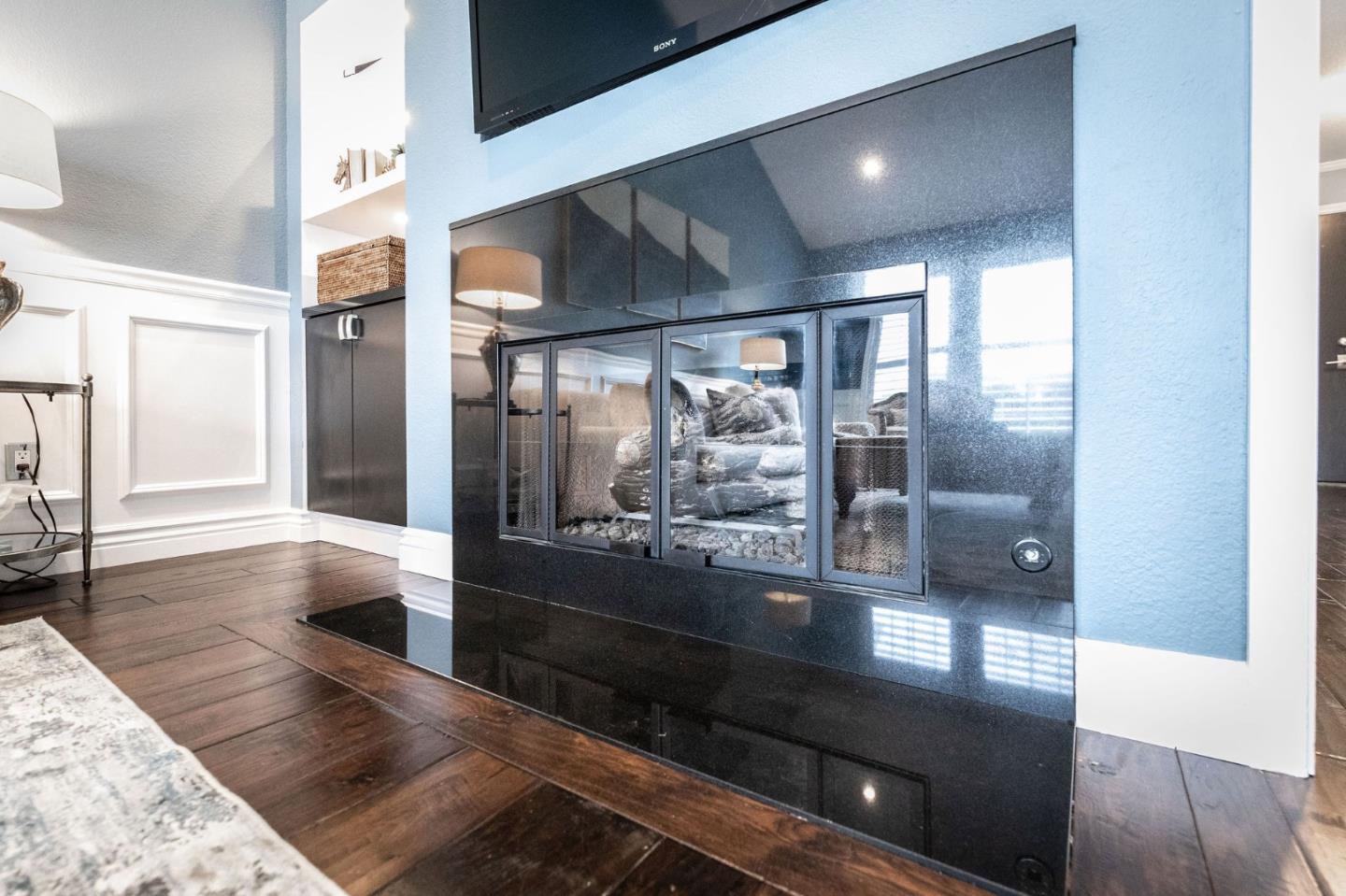 10 Merion Road Half Moon Bay, CA 94019 - Photo 14 of 39 a hallway with wooden floor
