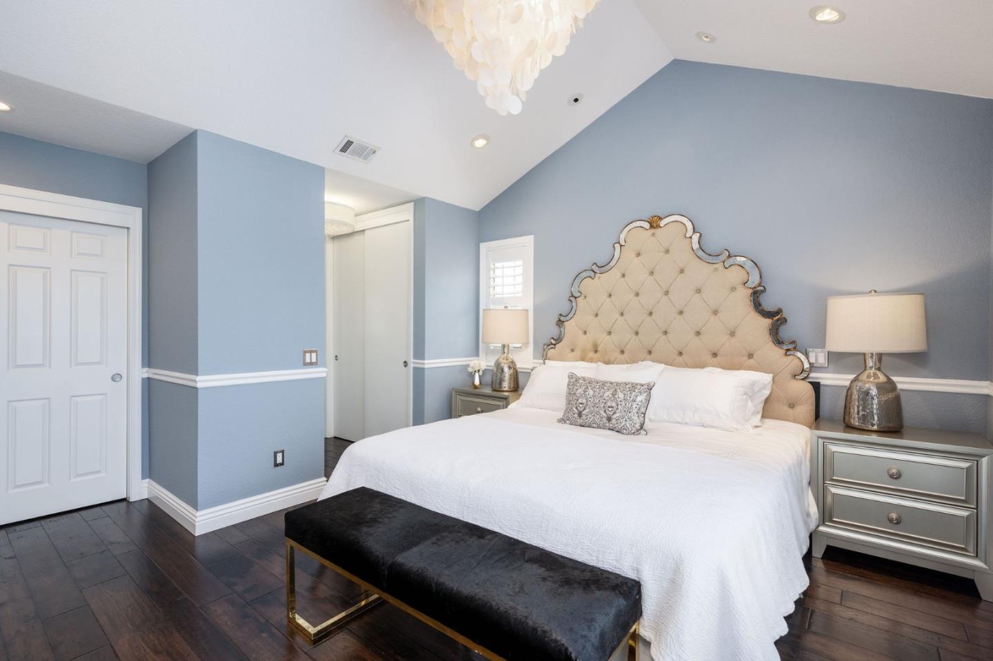 10 Merion Road Half Moon Bay, CA 94019 - Photo 19 of 39 a bedroom with a bed and a lamp