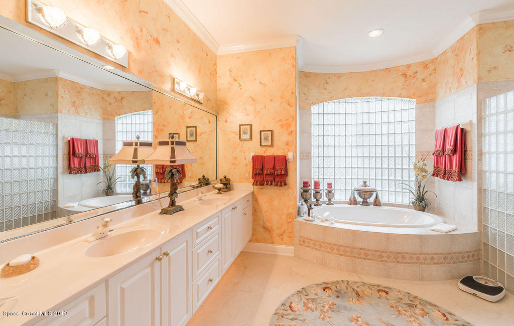 4111 Stoney Point Road Melbourne, FL 32940 - Photo 34 of 42 Master Bath
