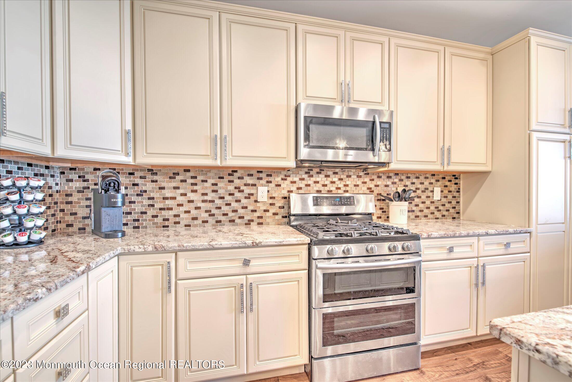25 Harvest Ridge Road Howell, NJ 07731 - Photo 9 of 52 17-KITCHEN
