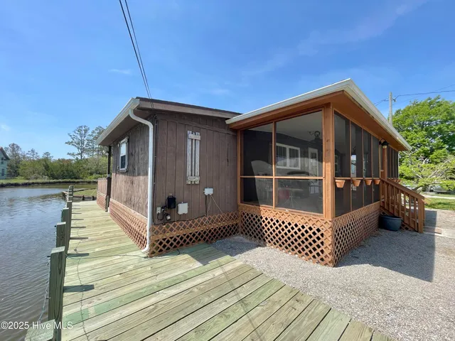 $450,000 | 1556 Farrow Fork Road, Engelhard, NC 27824