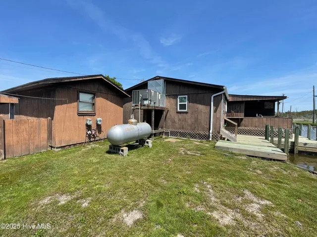 $450,000 | 1556 Farrow Fork Road, Engelhard, NC 27824