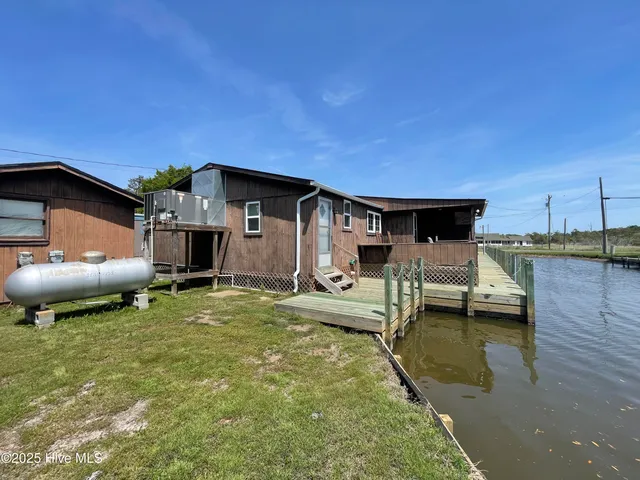 $450,000 | 1556 Farrow Fork Road, Engelhard, NC 27824