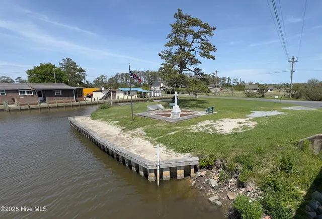 $450,000 | 1556 Farrow Fork Road, Engelhard, NC 27824