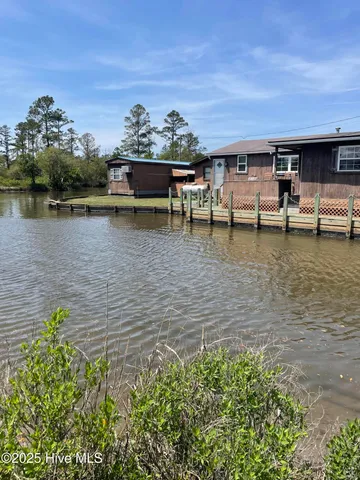 $450,000 | 1556 Farrow Fork Road, Engelhard, NC 27824