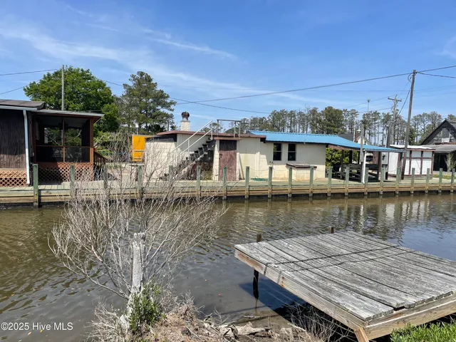 $450,000 | 1556 Farrow Fork Road, Engelhard, NC 27824