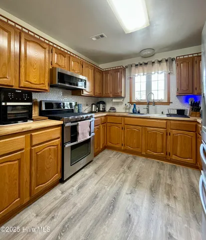 $450,000 | 1556 Farrow Fork Road, Engelhard, NC 27824