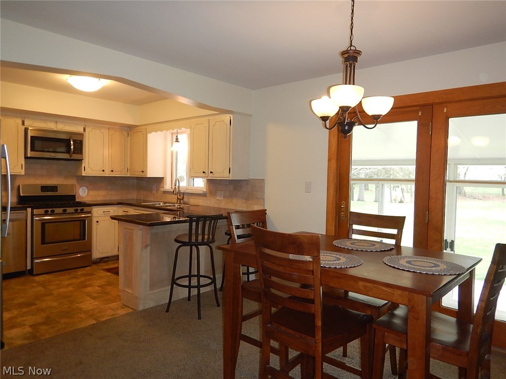 2466 Fairview Road Uniontown, OH 44685 - Photo 12 of 30