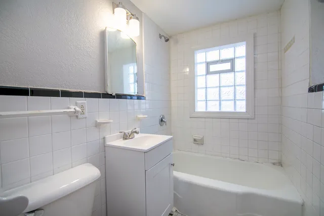 $170,000 | 381 South Nelson Avenue, Kankakee, IL 60901