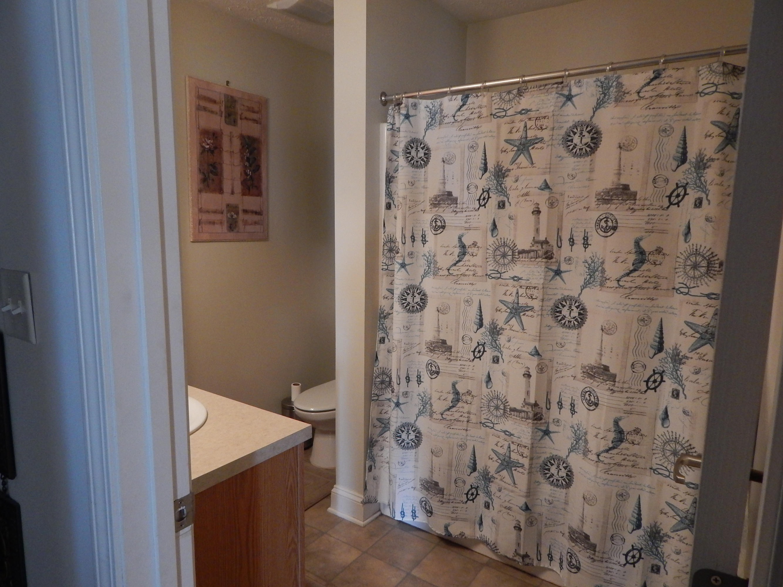 1824 Crock Road Loudon, TN 37774 - Photo 22 of 26 1824 Crock Road Guest Bath 1 David Pozy