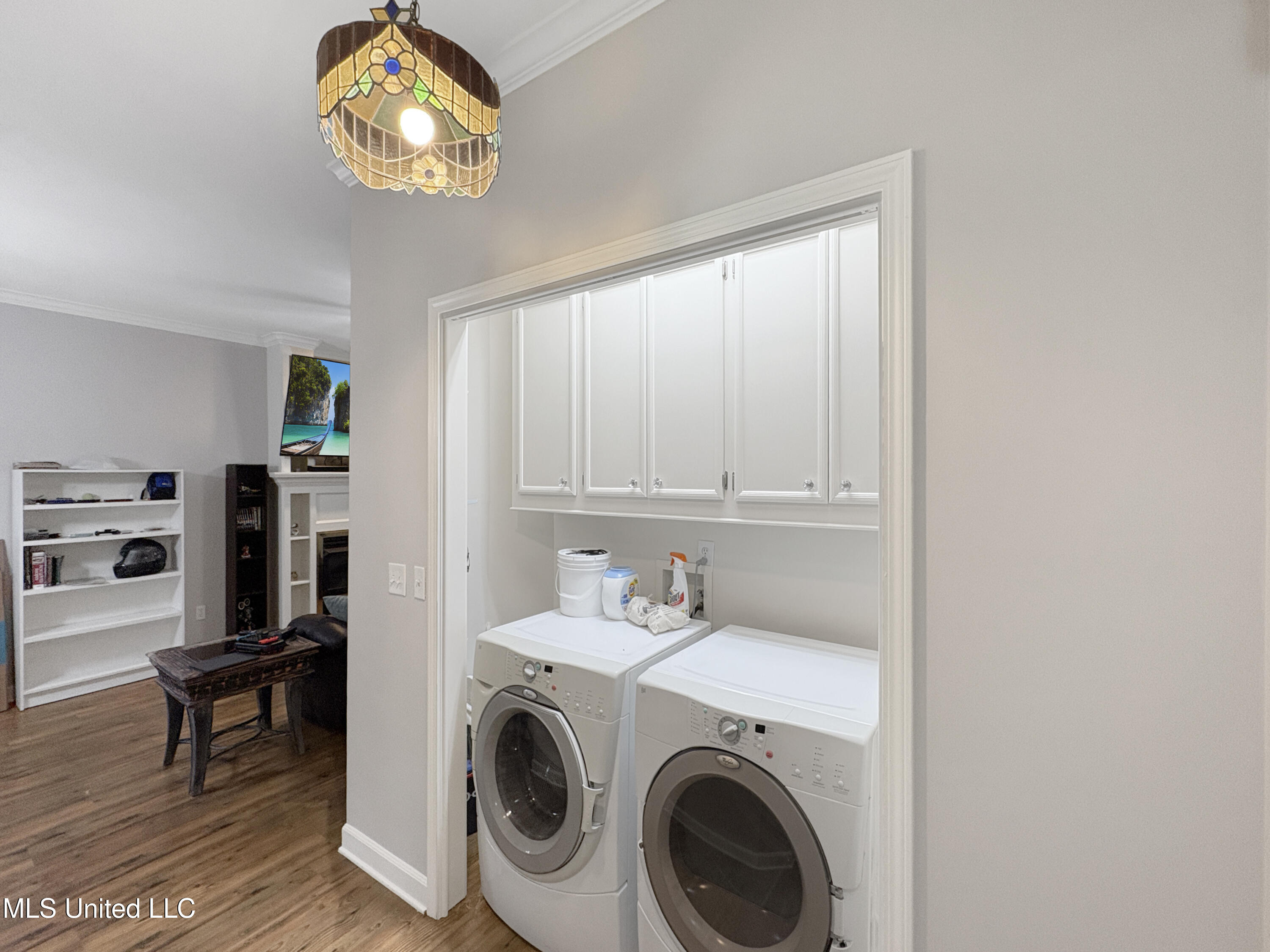 190 Commonwealth Avenue Brandon, MS 39047 - Photo 11 of 22 laundry