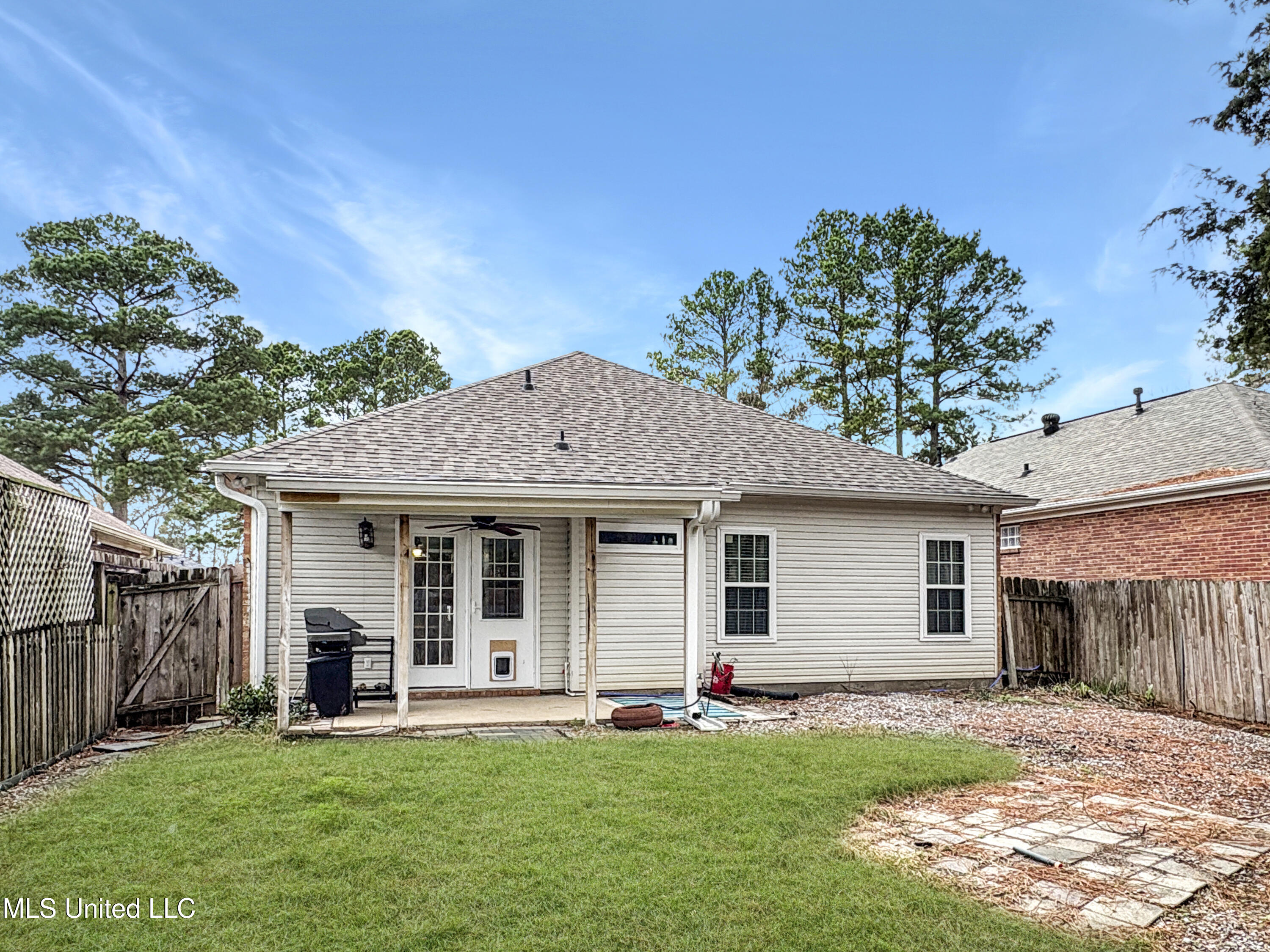 190 Commonwealth Avenue Brandon, MS 39047 - Photo 20 of 22 backyard