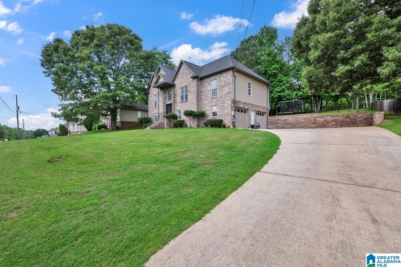 741 South Hillcrest Road Odenville, AL 35120 - Photo 3 of 37