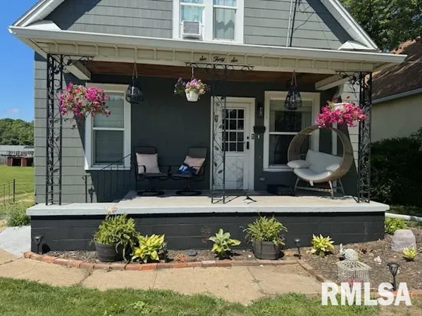 $129,900 | 636 North 8th Avenue, Canton, IL 61520