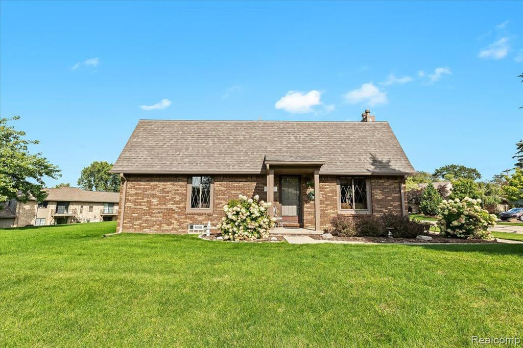 1961 Pondview Court Rochester Hills, MI 48309 - Photo 2 of 21
