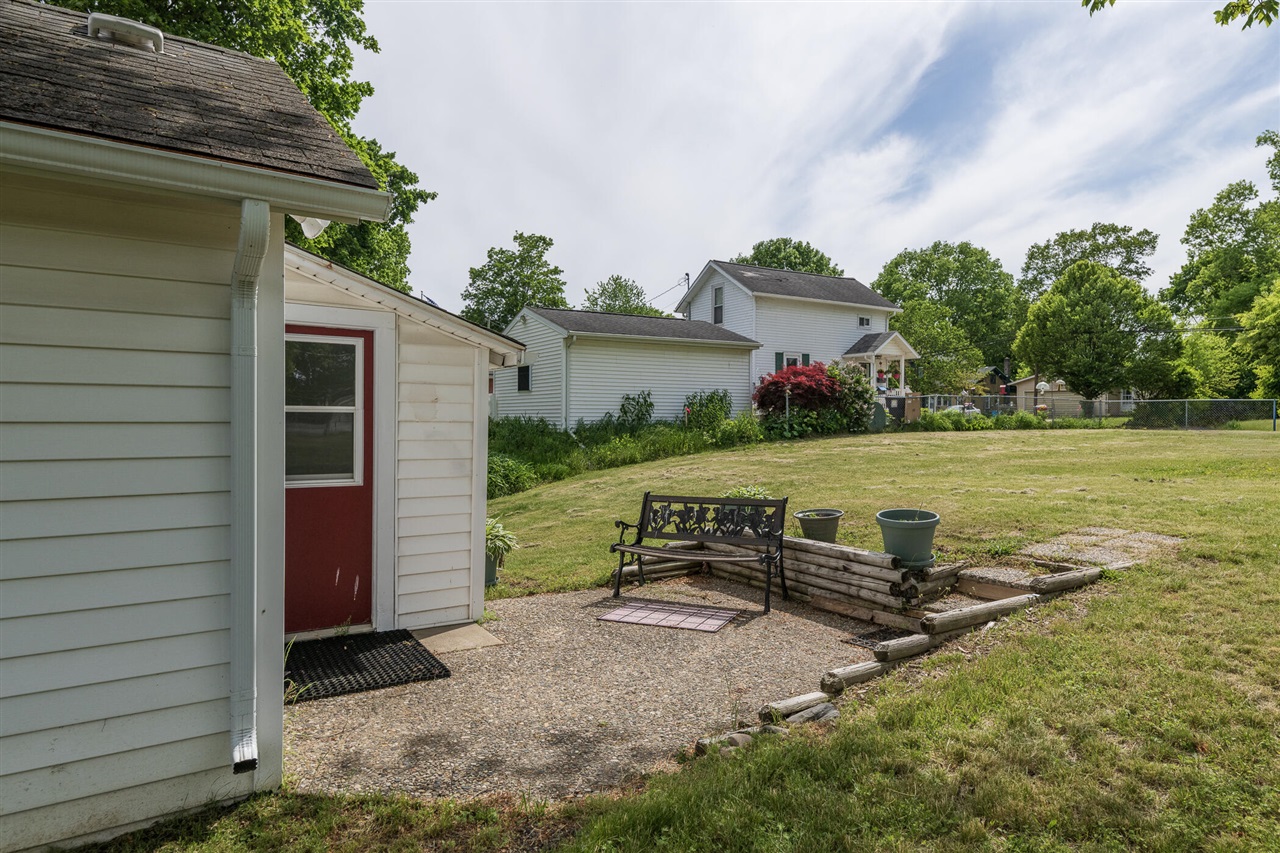 810 Constantine Street Three Rivers, MI 49093 - Photo 8 of 39