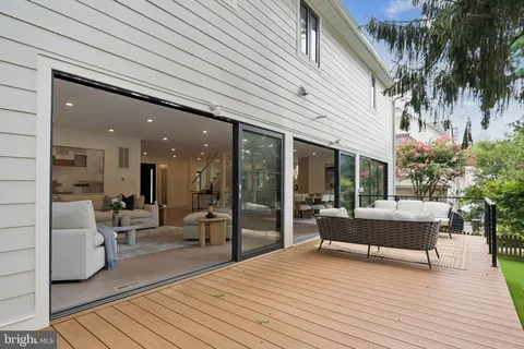 $1,998,000 | 3 Alden Lane, Chevy Chase, MD 20815