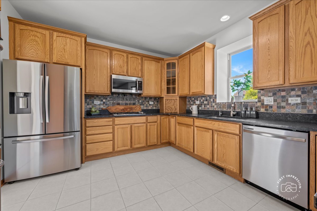 2812 Plante Road North Aurora, IL 60542 - Photo 8 of 34
