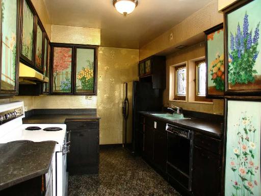 277 Gatesby Road Riverside, IL 60546 - Photo 4 of 15 a kitchen with a sink stove and refrigerator