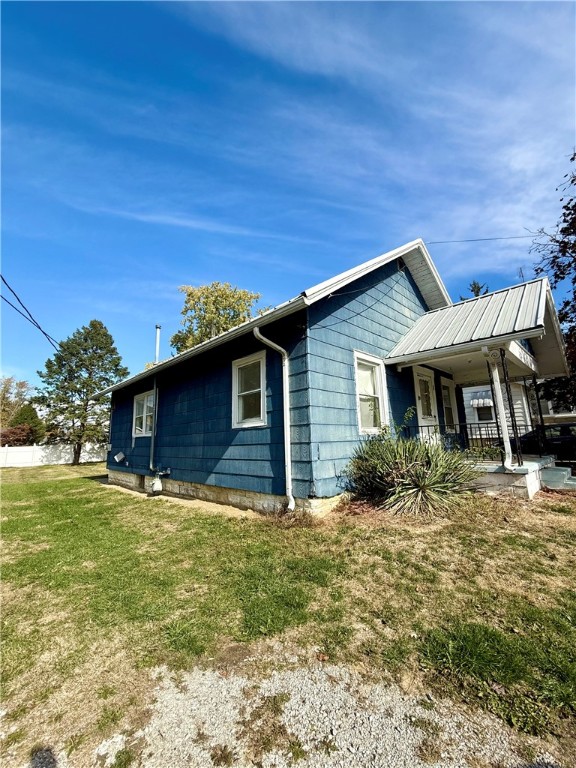 9 West Locust Avenue Charleston, IL 61920 - Photo 10 of 11 Gallery Image 10