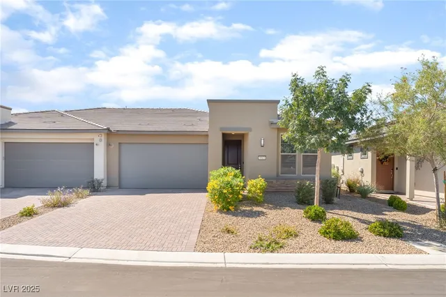 $2,400 | 9903 Spinel Place, Las Vegas, NV 89143