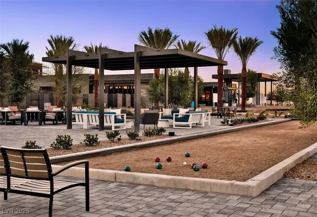 $2,400 | 9903 Spinel Place, Las Vegas, NV 89143