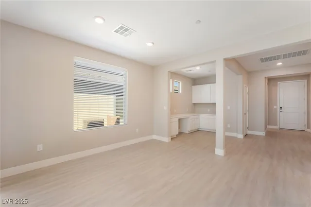 $2,400 | 9903 Spinel Place, Las Vegas, NV 89143