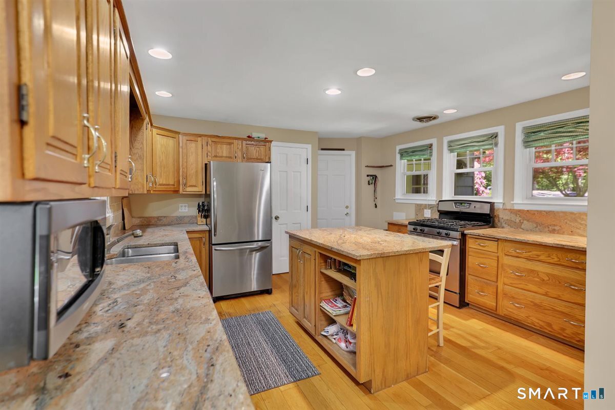 55 Burr Road Haddam, CT 06441 - Photo 9 of 28