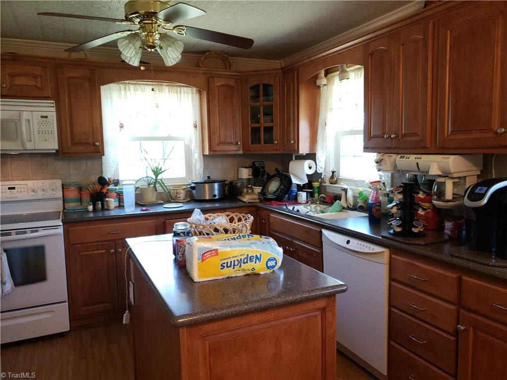 733 Dixie Club Road Winston-Salem, NC 27107 - Photo 3 of 19 Gallery Image 3