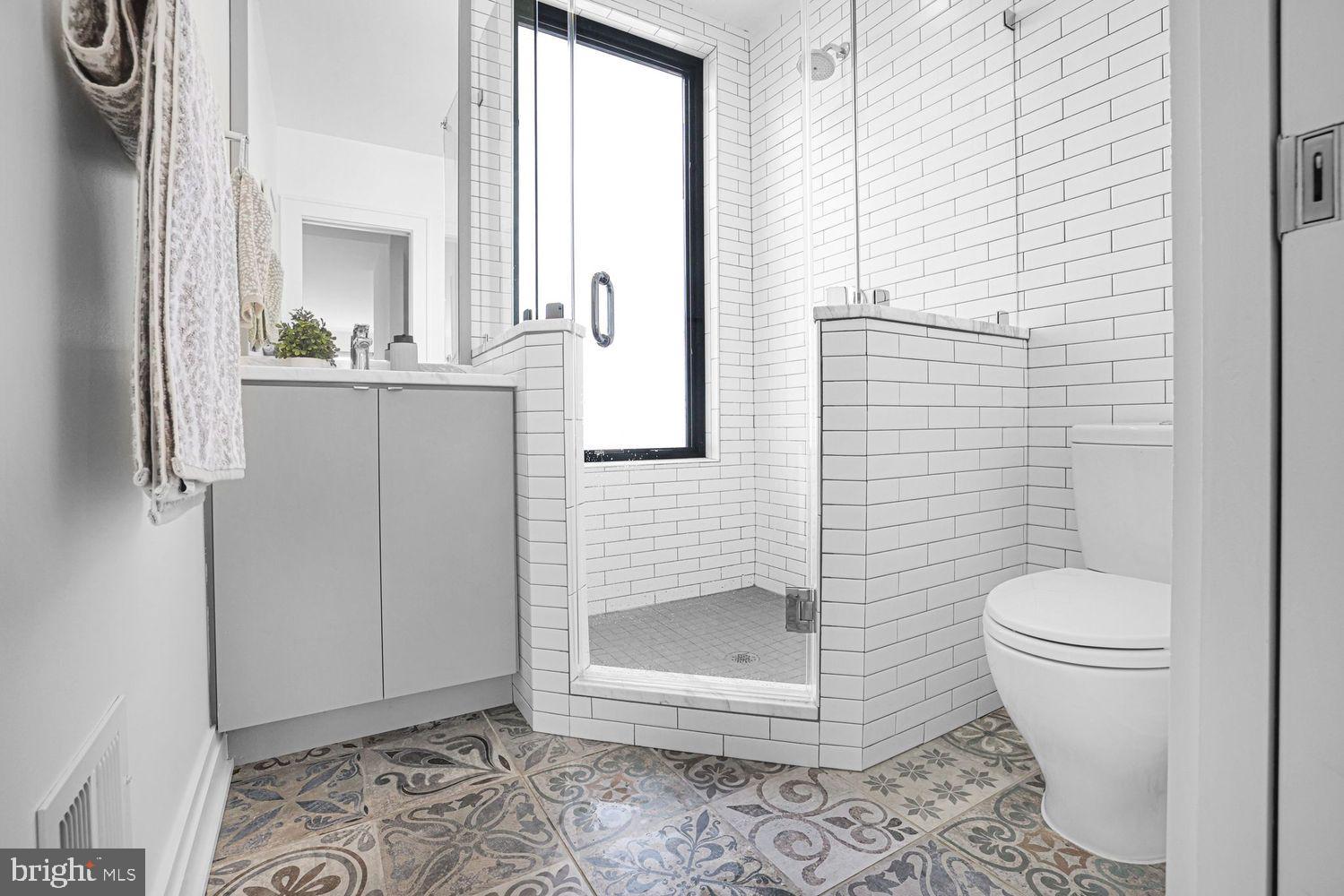 1303 Spring Road Northwest, Unit 2 Washington, DC 20010 - Photo 20 of 34