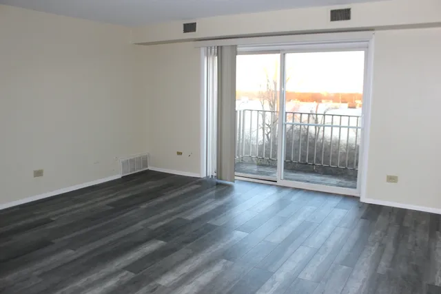 $1,595 | 4500 Beau Monde Drive, Unit 400, Lisle, IL 60532