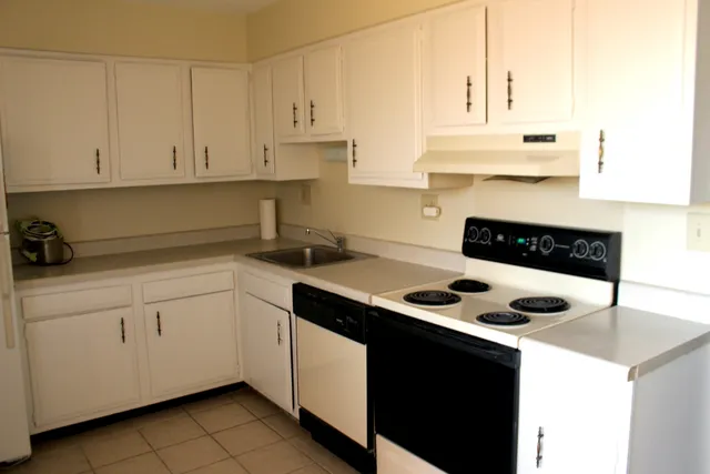 $1,595 | 4500 Beau Monde Drive, Unit 400, Lisle, IL 60532