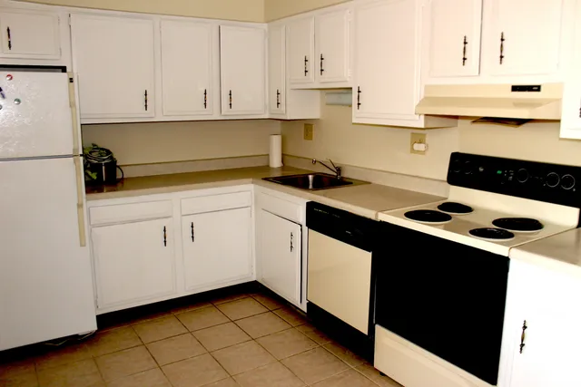 $1,595 | 4500 Beau Monde Drive, Unit 400, Lisle, IL 60532