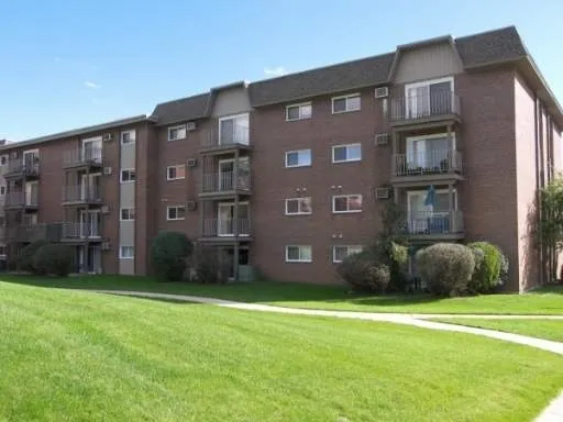 $1,595 | 4500 Beau Monde Drive, Unit 400, Lisle, IL 60532