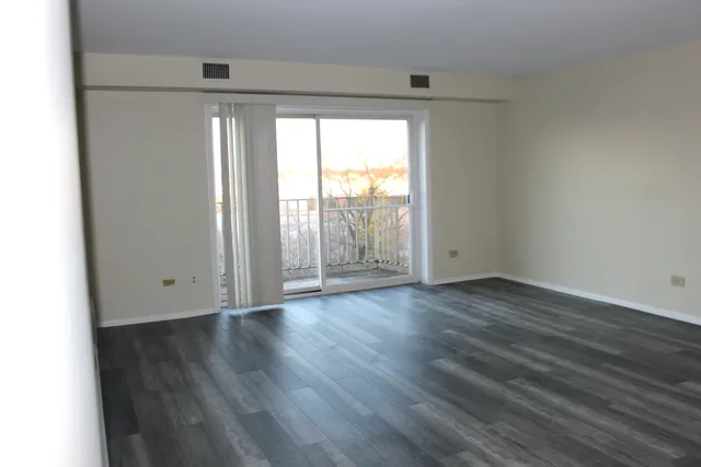 $1,595 | 4500 Beau Monde Drive, Unit 400, Lisle, IL 60532