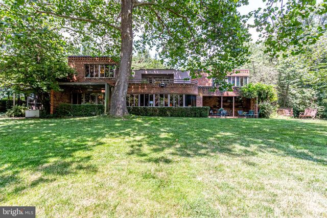 $2,400,000 | 1201 Key Drive, Alexandria, VA 22302