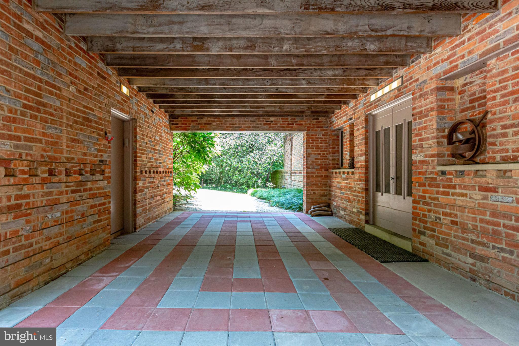 1201 Key Drive Alexandria, VA 22302 - Photo 4 of 82 Porte Cochere