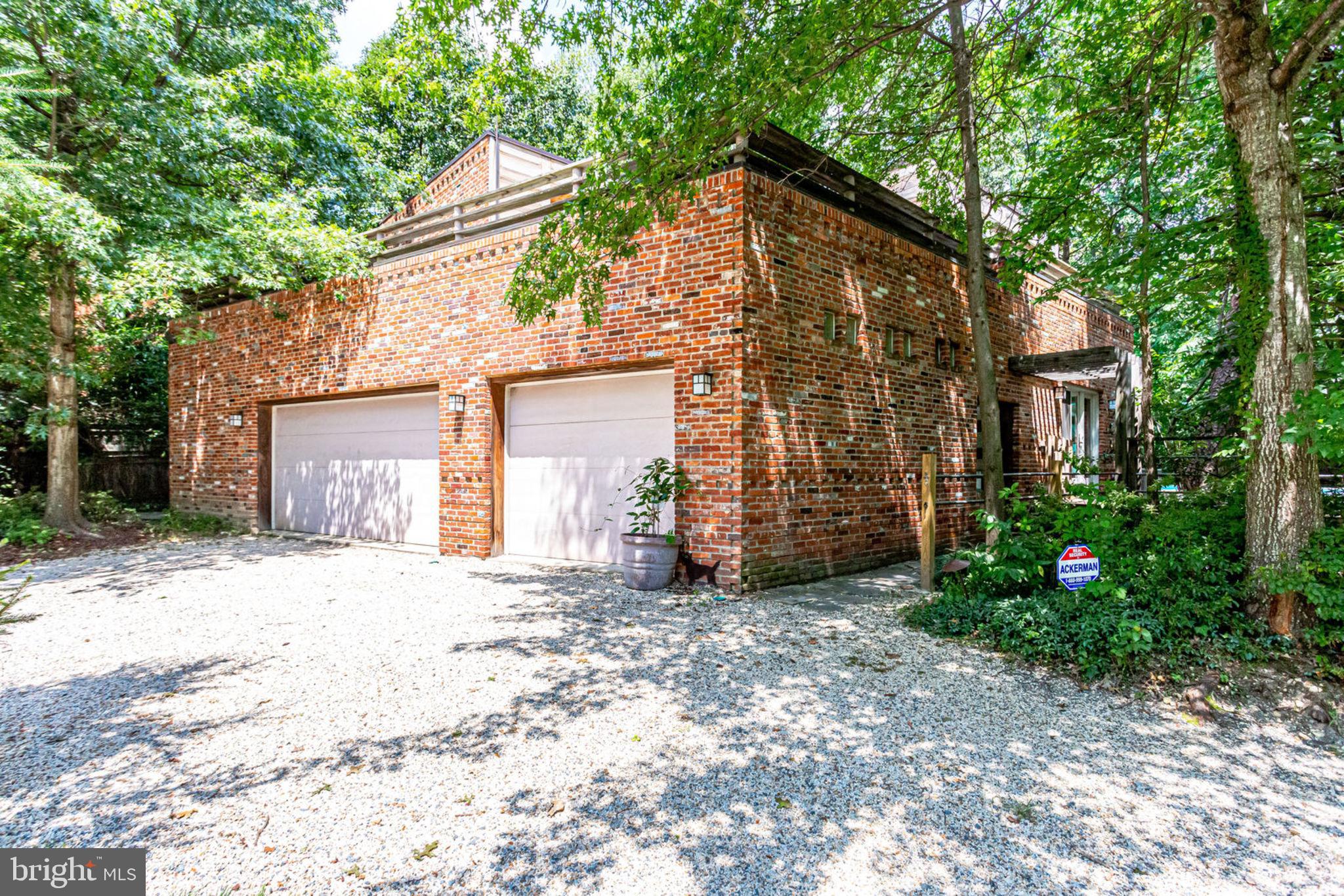 1201 Key Drive Alexandria, VA 22302 - Photo 49 of 82 Guest House Garage for 3 cars