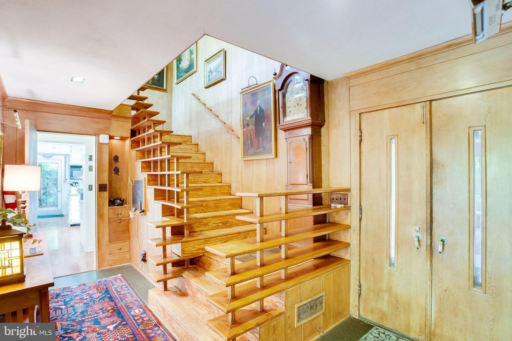 1201 Key Drive Alexandria, VA 22302 - Photo 6 of 82 Entry