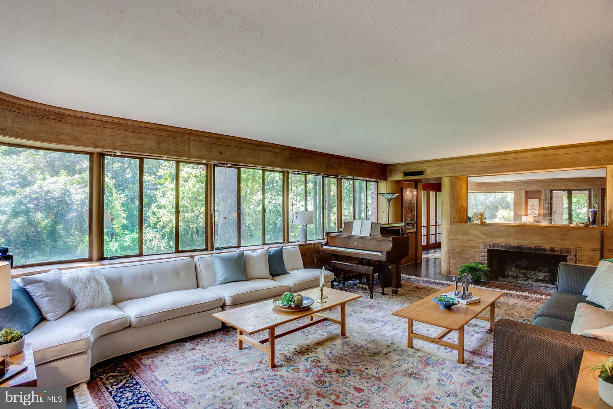 1201 Key Drive Alexandria, VA 22302 - Photo 7 of 82 Living Room