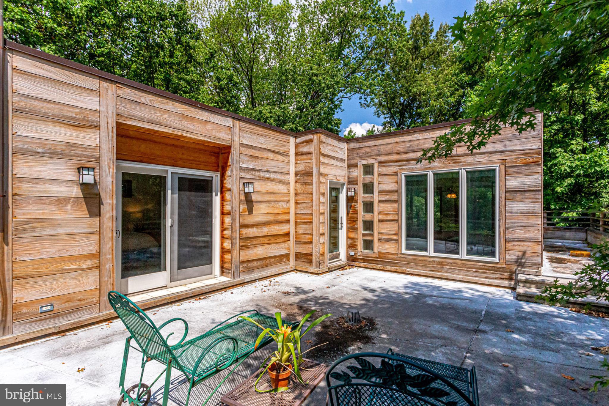 1201 Key Drive Alexandria, VA 22302 - Photo 67 of 82 Guest House Balcony