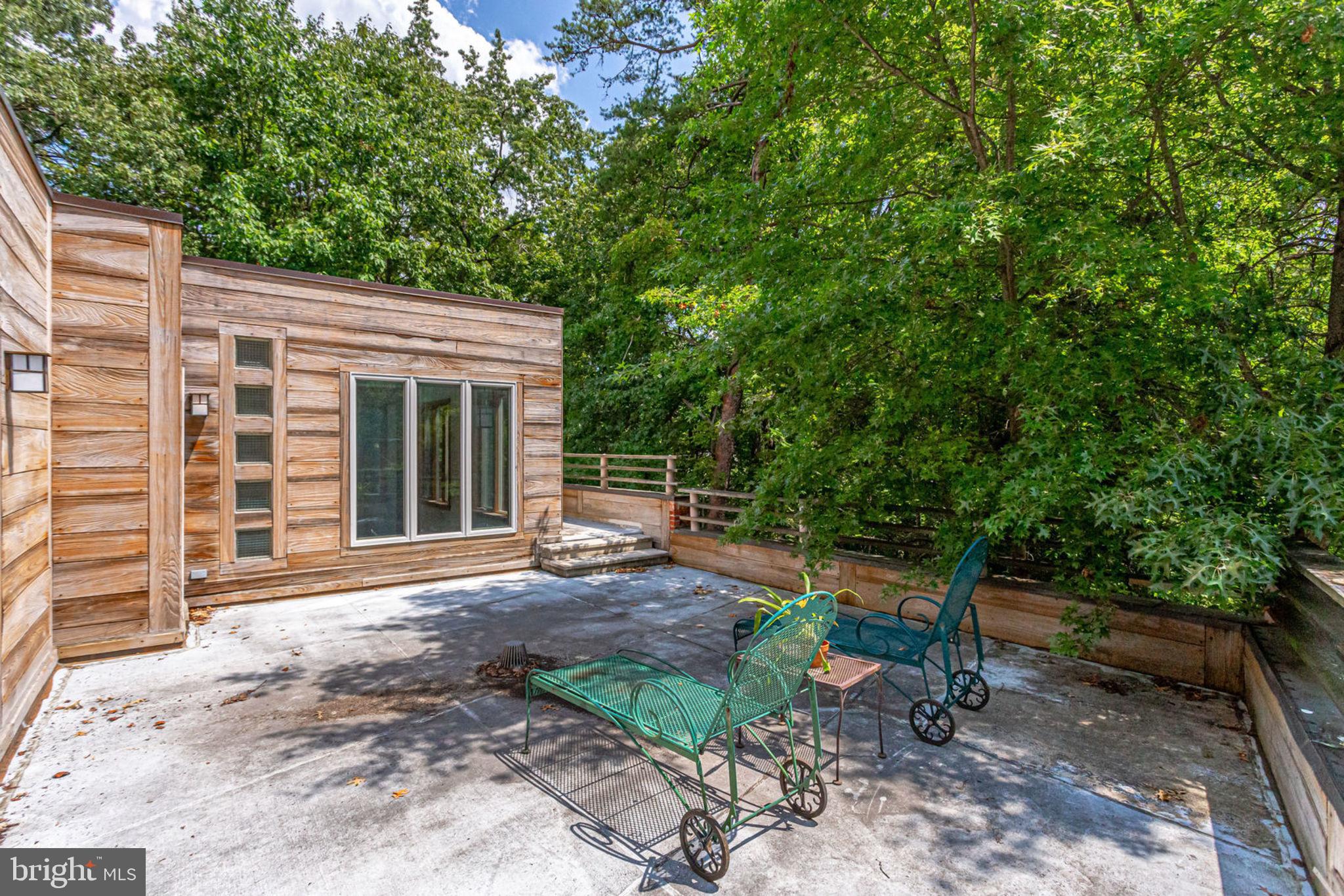 1201 Key Drive Alexandria, VA 22302 - Photo 68 of 82 Guest House Balcony