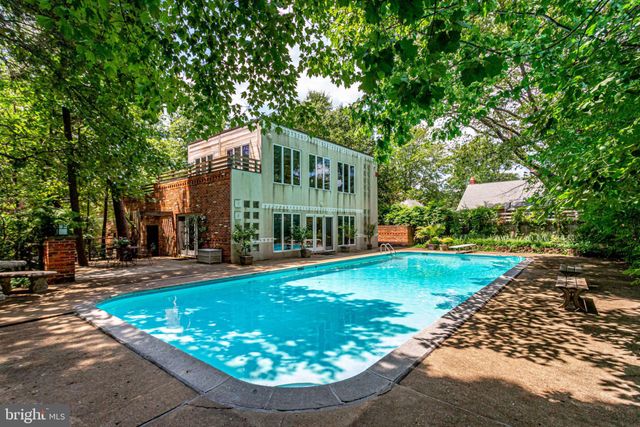 $2,400,000 | 1201 Key Drive, Alexandria, VA 22302