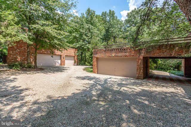 $2,400,000 | 1201 Key Drive, Alexandria, VA 22302