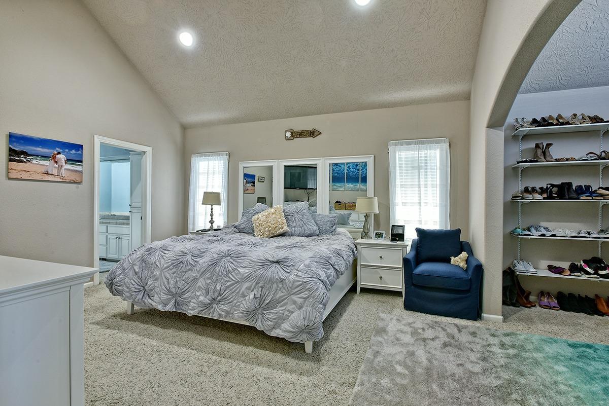 887 Ridgeview Drive Eagle Point, OR 97524 - Photo 8 of 30 Additional Photo