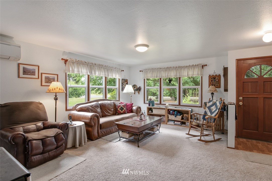 946 East Hemmi Road Everson, WA 98247 - Photo 3 of 24 Gallery Image 3
