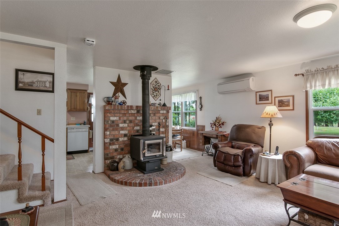 946 East Hemmi Road Everson, WA 98247 - Photo 4 of 24 Gallery Image 4