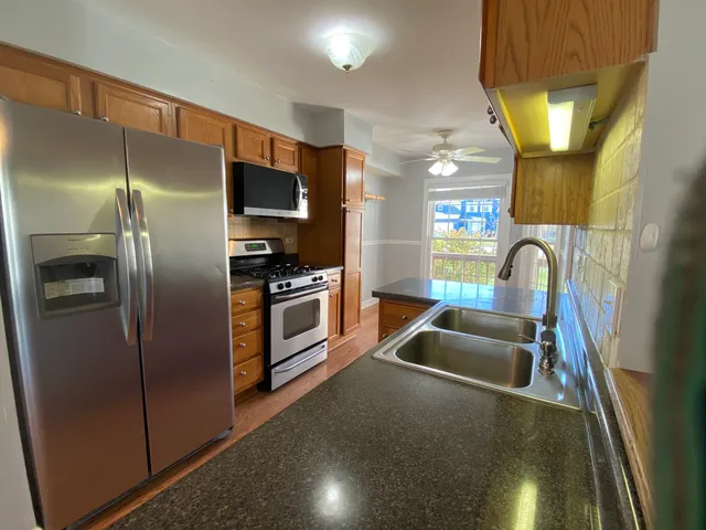 $2,400 | 1722 Ranchview Drive, Naperville, IL 60565