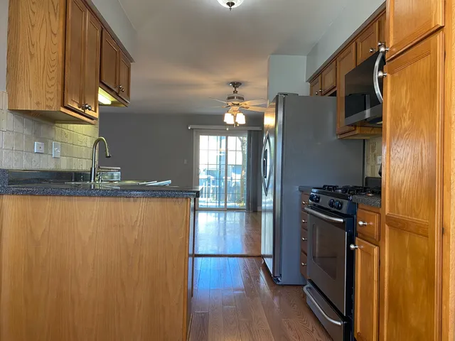 $2,400 | 1722 Ranchview Drive, Naperville, IL 60565